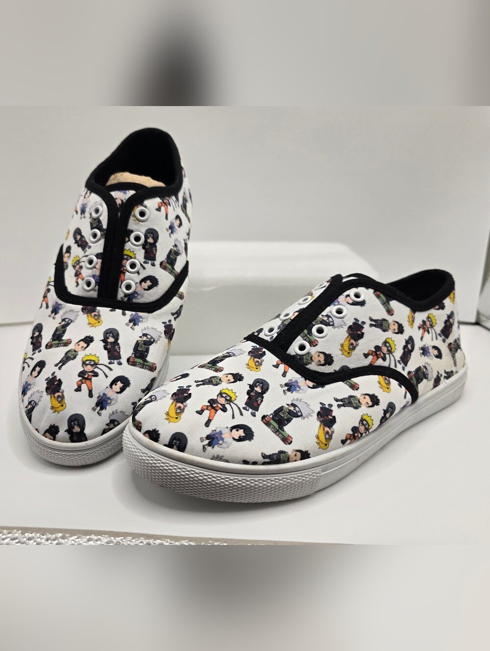 Naruto Lace-Up Sneakers Mens Size 5.5 Womens 7  Laces Not Included